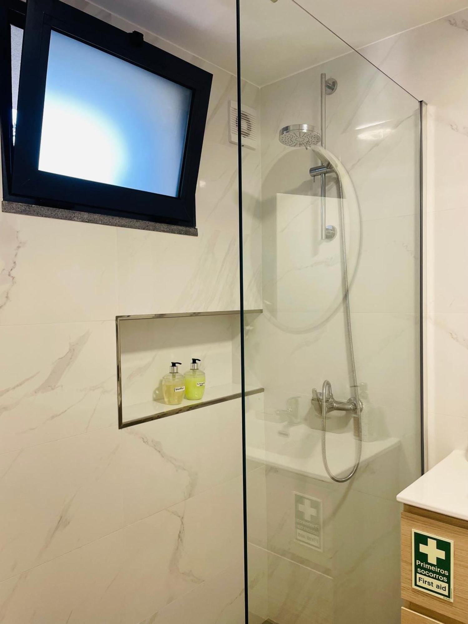 Cozy House Hotel Фуншал Екстериор снимка